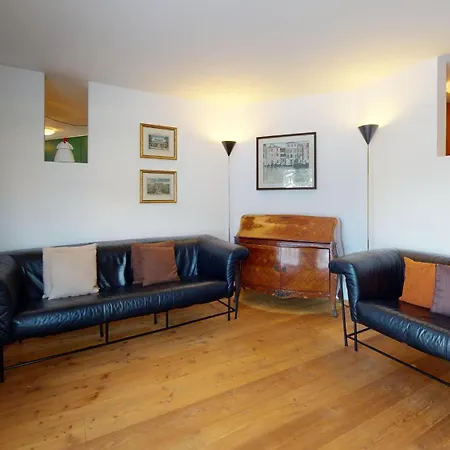 Cristolais Apartment *